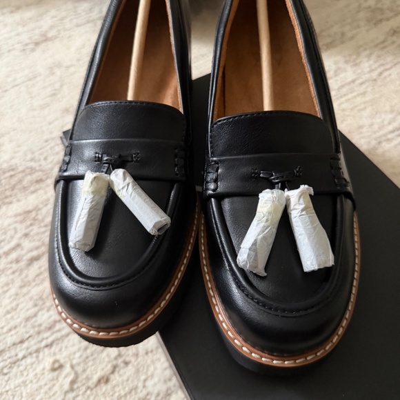 BRAND NEW NWT Wide Width Naturalizer Black Lug Platform Loafers Size 8 - Picture 2 of 4